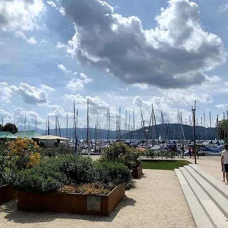 Appartement Seenaehe Mit Gratis Tiefgaragenplatz Seewalchen Buitenkant foto